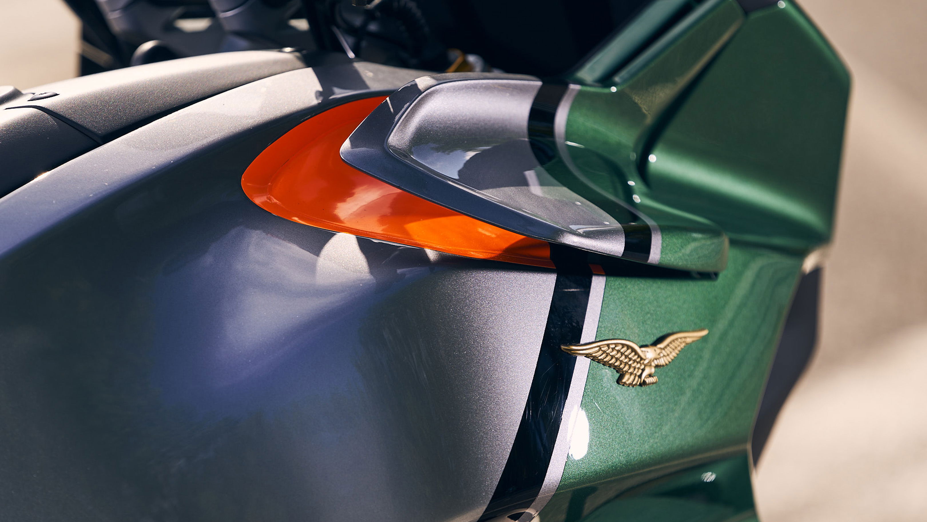 Moto Guzzi V100 Mandello aero wing